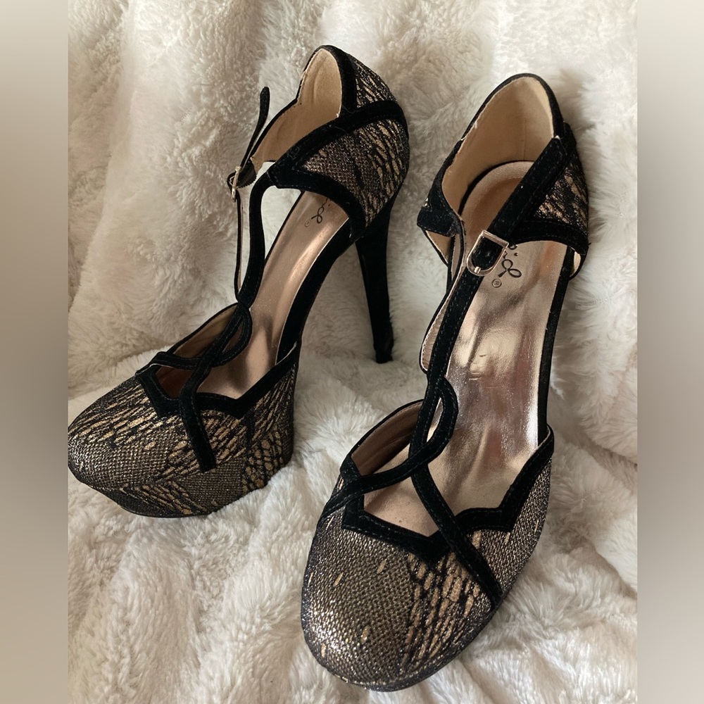 Gold & Black Velvet Stiletto Heels by Qupid sz 8.5